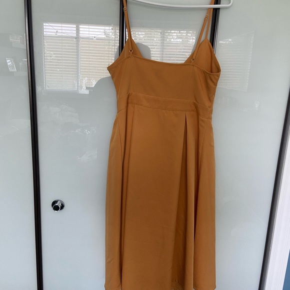 Cute summer yellow dress with knot in front - Picture 4 of 5